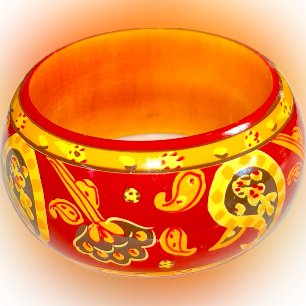 1 1/2” Wide Vintage Bangle Bracelet Burnt Orange And Yellow Paisley Detail Sz 8